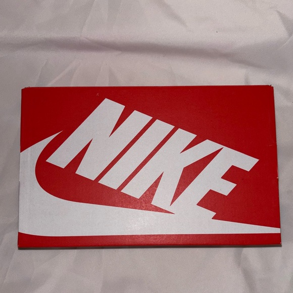 Nike Dunk Low Size: 7 - Picture 11 of 11